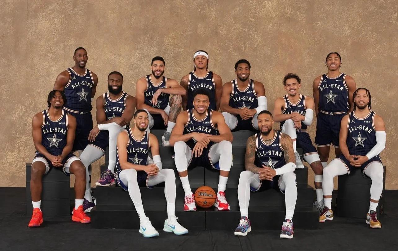 全明星阵容完美融合，引发球迷热议