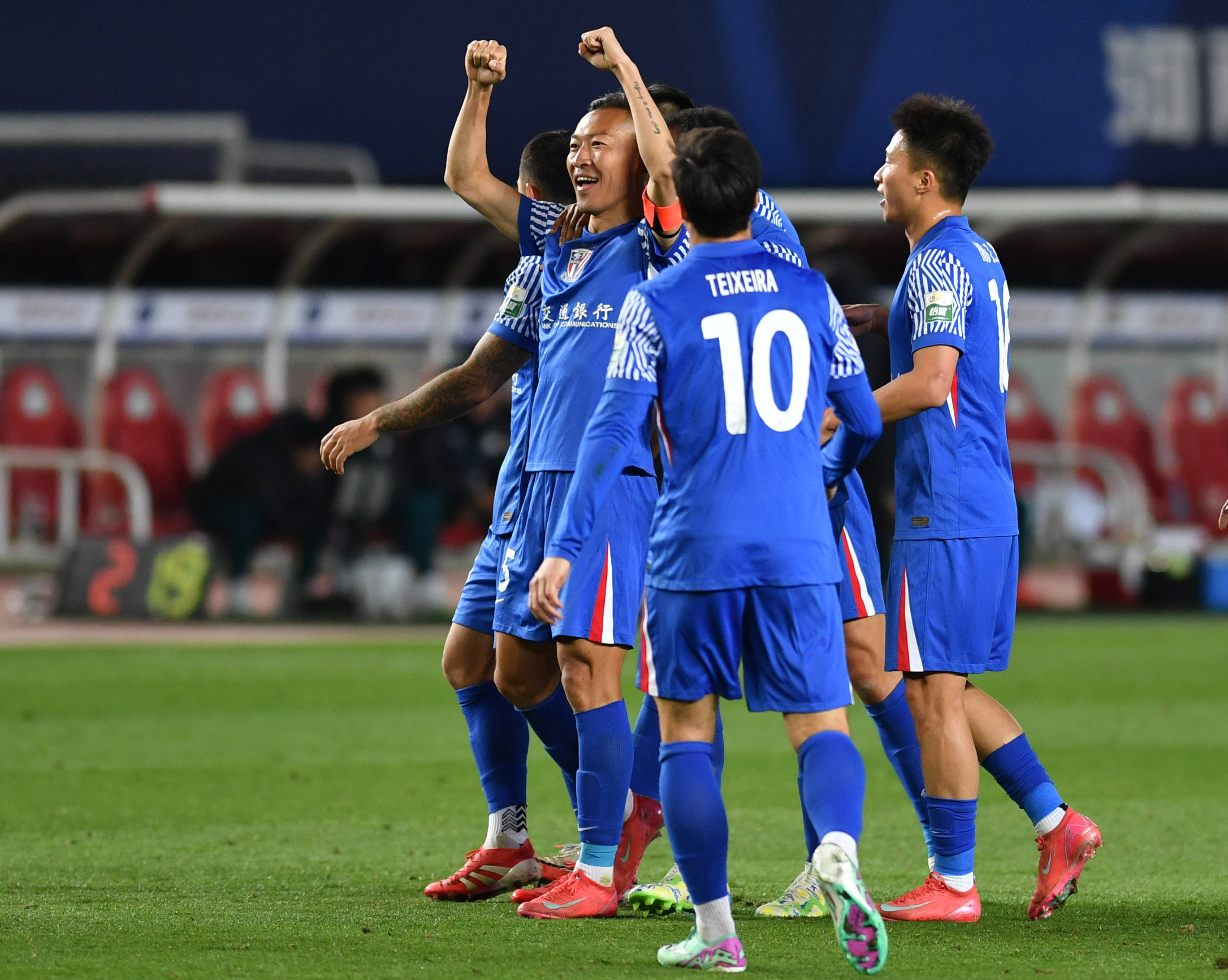 开云体育登录入口-中超球队主场大胜对手，晋级淘汰赛