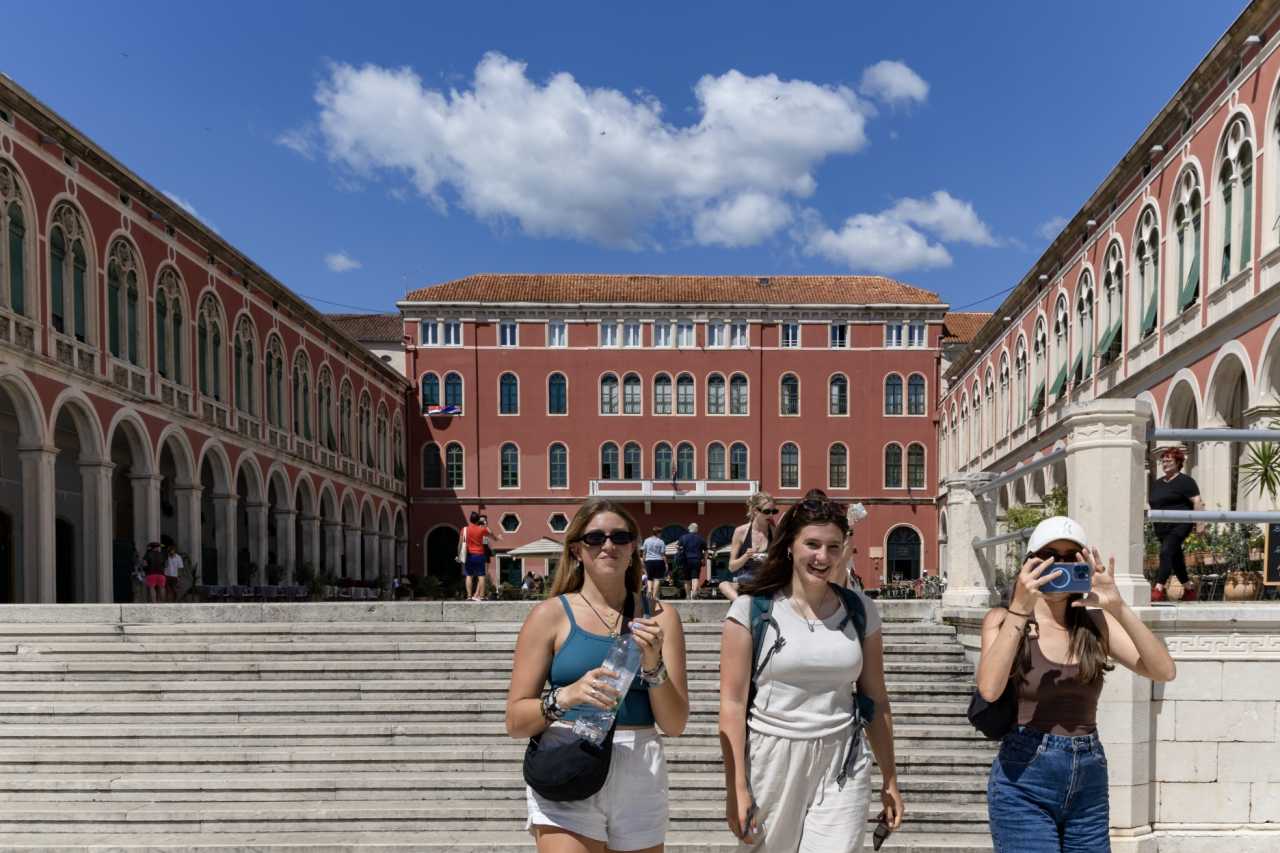 开云体育官网-克罗地亚胜斯洛文尼亚，小组领先优势明显的简单介绍